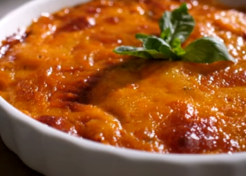 Milhoja de papa en Salsa PannaRosa Bucatti