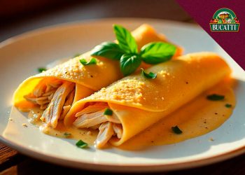 Crepes rellenos de pollo con salsa Panna Rosa